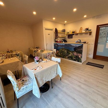 Hotel Diffuso Il Portichetto Vezio Perledo Dış mekan fotoğraf
